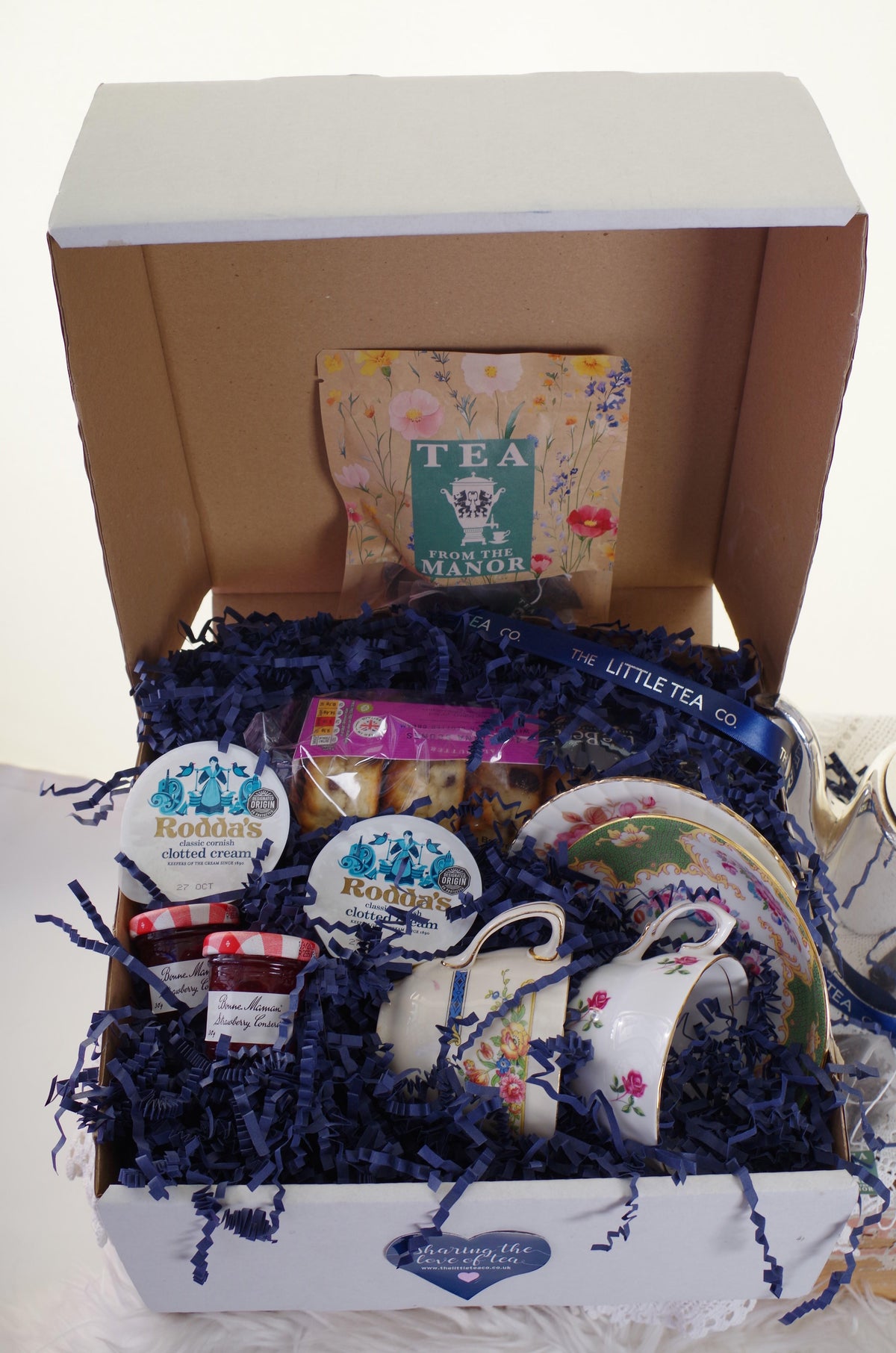 A Little Vintage Christmas Tea Hamper